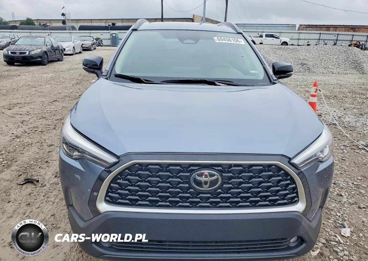 2025 Toyota Corolla Cross Xle VIN:7MUDAABG2SV131774 - 5