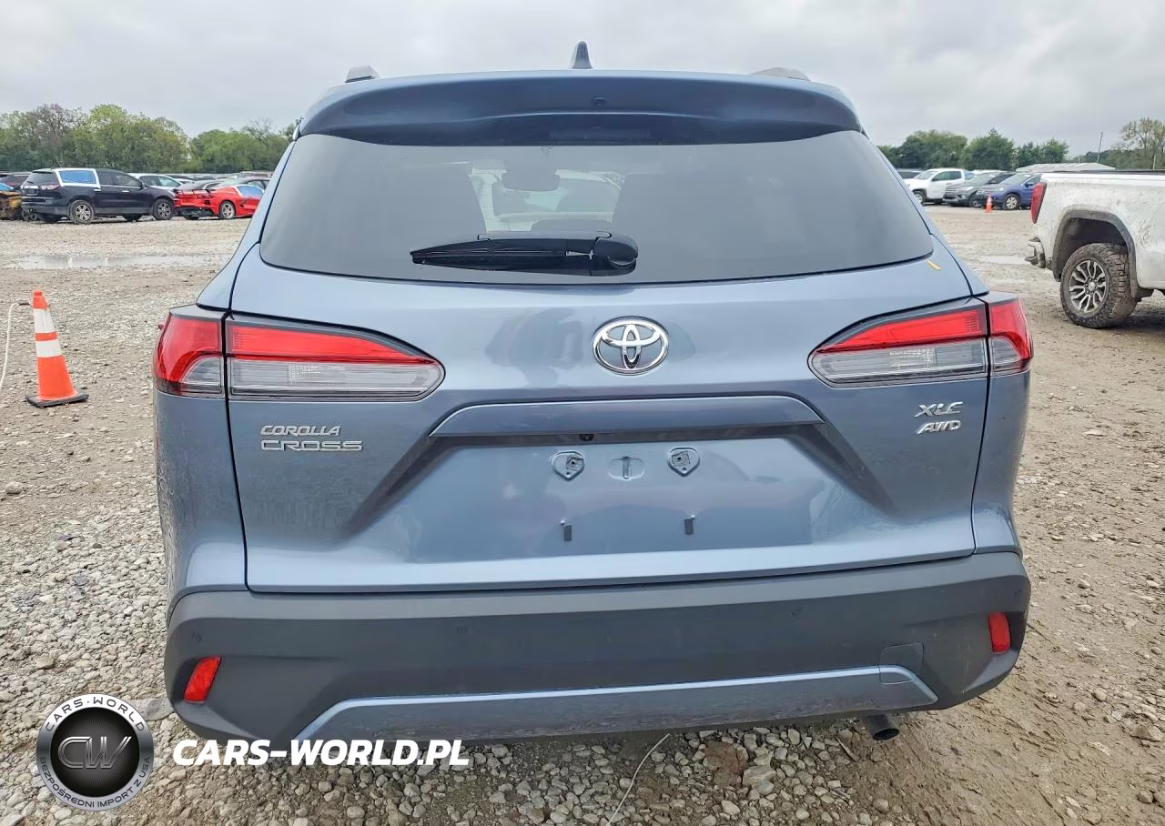 2025 Toyota Corolla Cross Xle VIN:7MUDAABG2SV131774 - 6