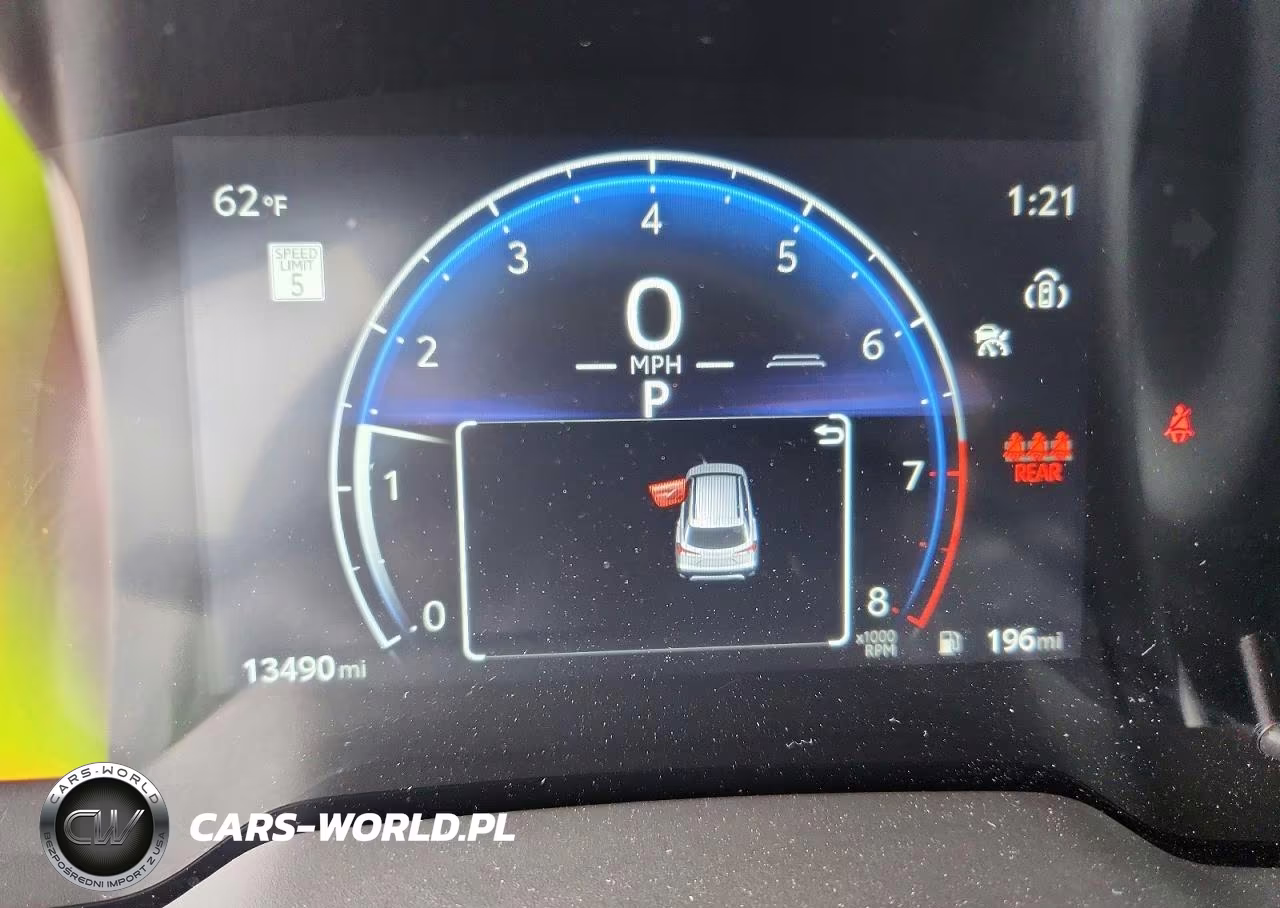2025 Toyota Corolla Cross Xle VIN:7MUDAABG2SV131774 - 9