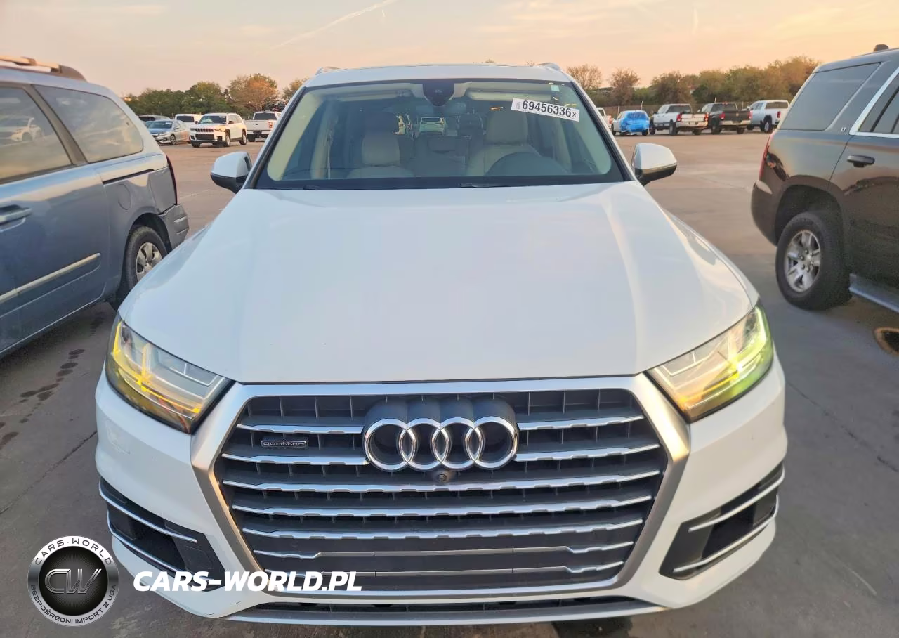 2017 Audi Q7 Premium Plus VIN:WA1LAAF73HD036378 - 5