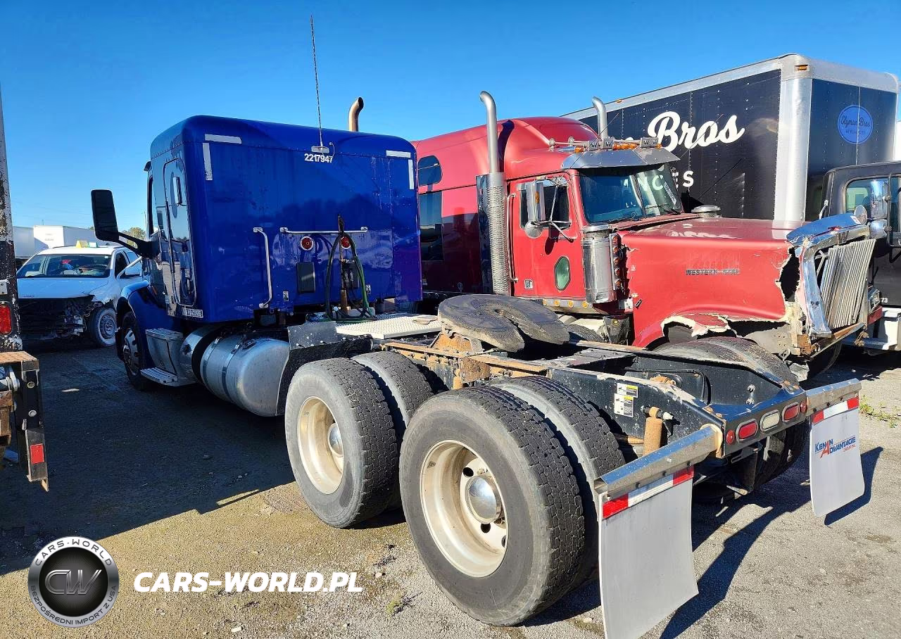2017 Peterbilt 579 Semi Truck VIN:1XPBDP9X9HD420686 - 2