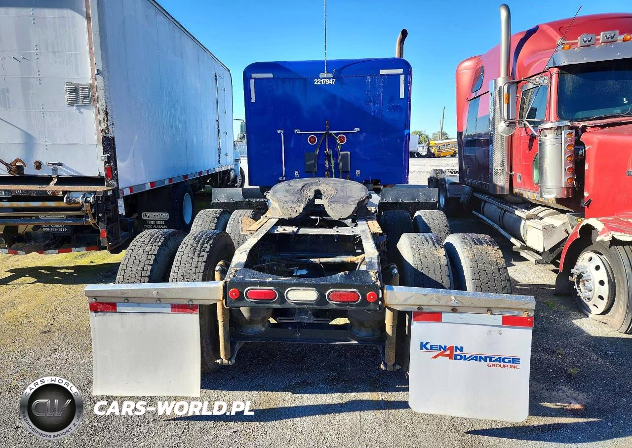 2017 Peterbilt 579 Semi Truck VIN:1XPBDP9X9HD420686 - 6