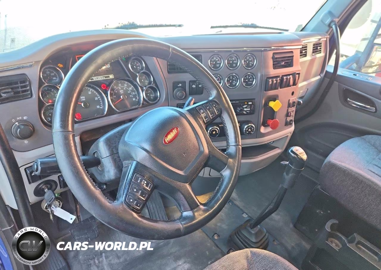 2017 Peterbilt 579 Semi Truck VIN:1XPBDP9X9HD420686 - 8