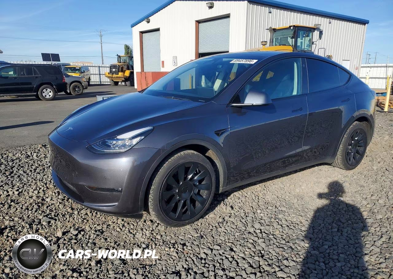 2022 Tesla Model Y Long Range Dual Motor All-Wheel Drive