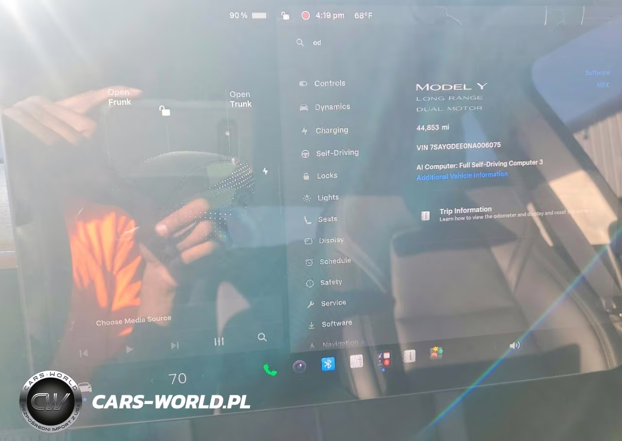 2022 Tesla Model Y Long Range Dual Motor All-Wheel Drive VIN:7SAYGDEE0NA006075 - 9