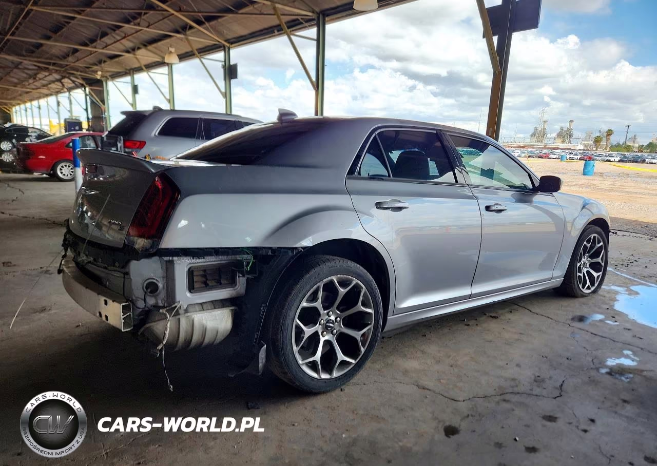 2018 Chrysler 300 S VIN:2C3CCABG2JH223288 - 3