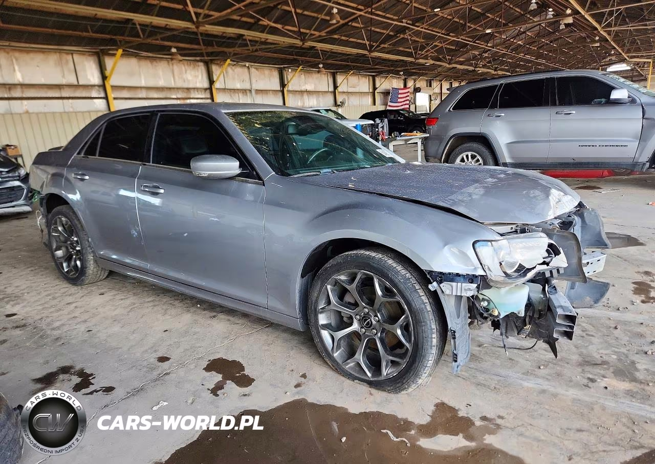2018 Chrysler 300 S VIN:2C3CCABG2JH223288 - 4