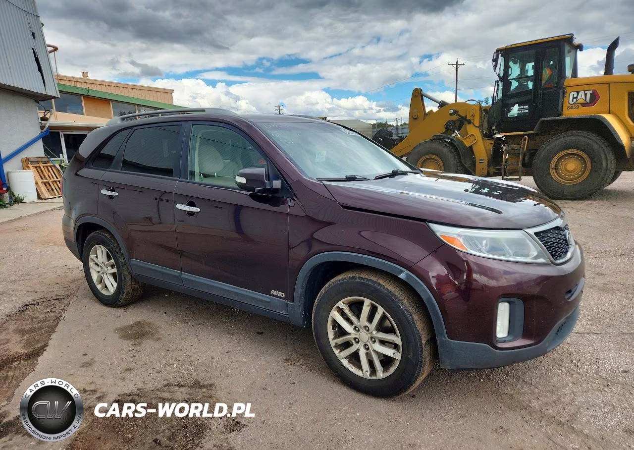 2014 Kia Sorento Lx VIN:5XYKTCA6XEG465200 - 4