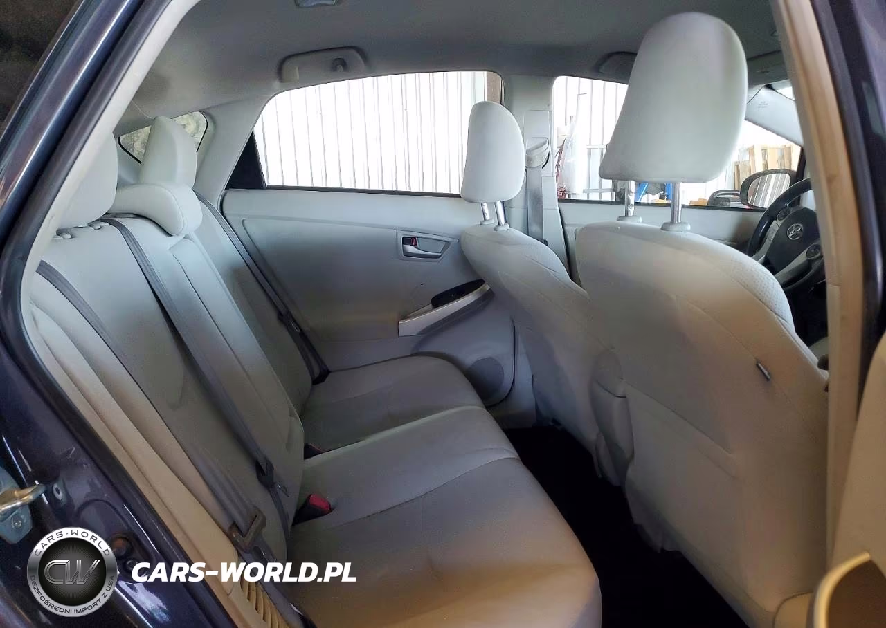 2015 Toyota Prius Three VIN:JTDKN3DU0F1874831 - 10