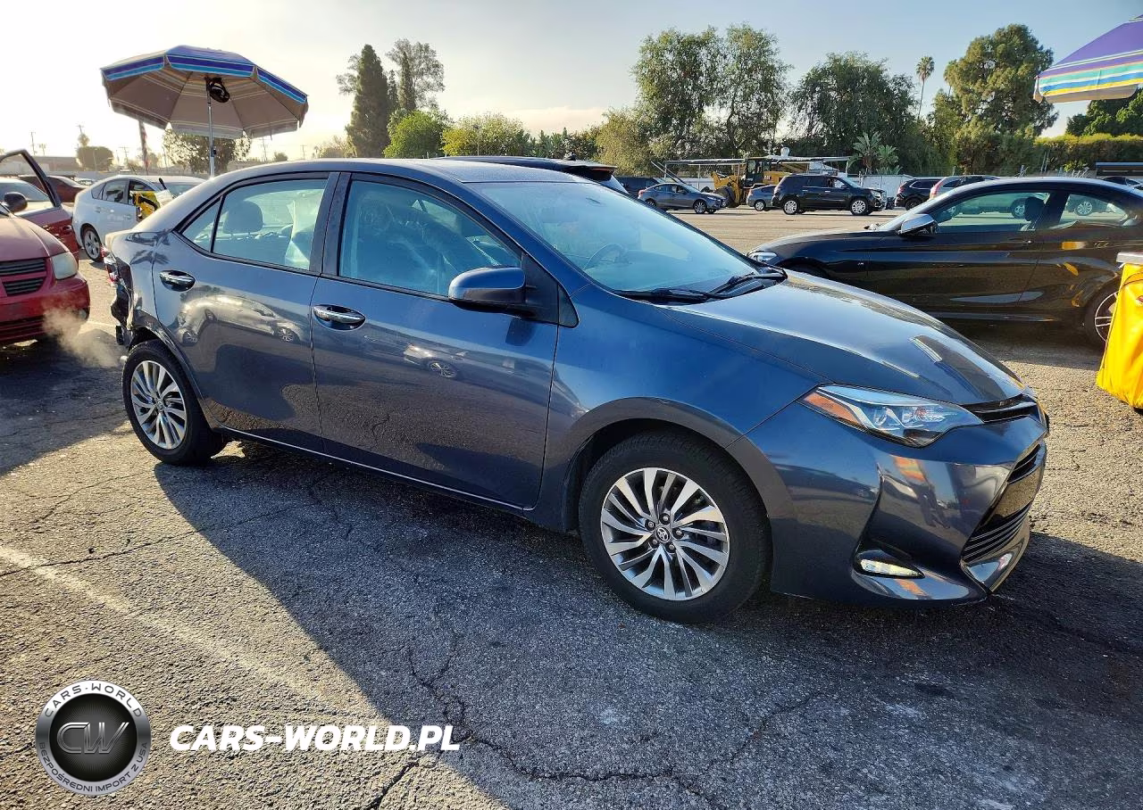 2018 Toyota Corolla Xle VIN:5YFBURHE3JP832070 - 4