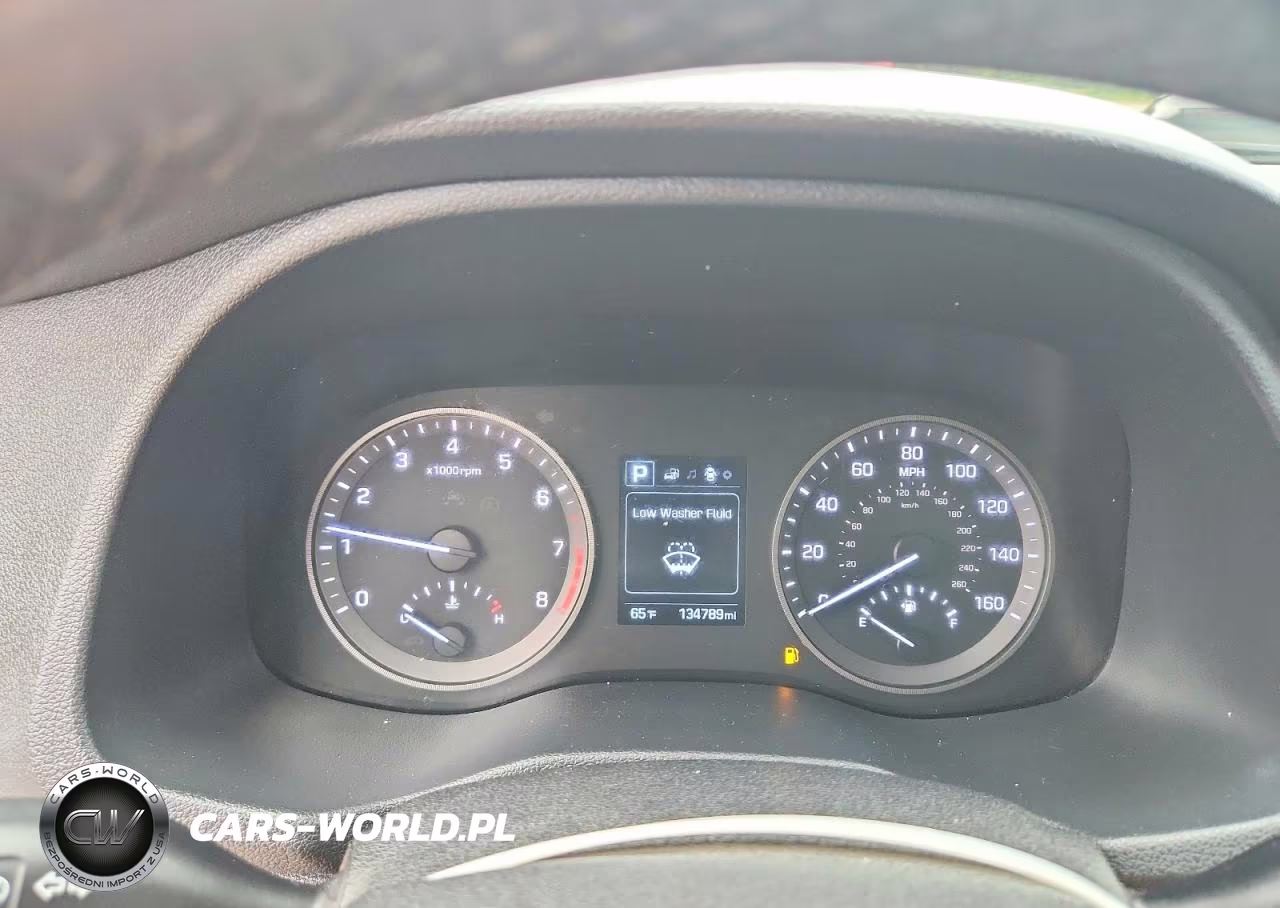2017 Hyundai Tucson Value VIN:KM8J3CA23HU569695 - 9