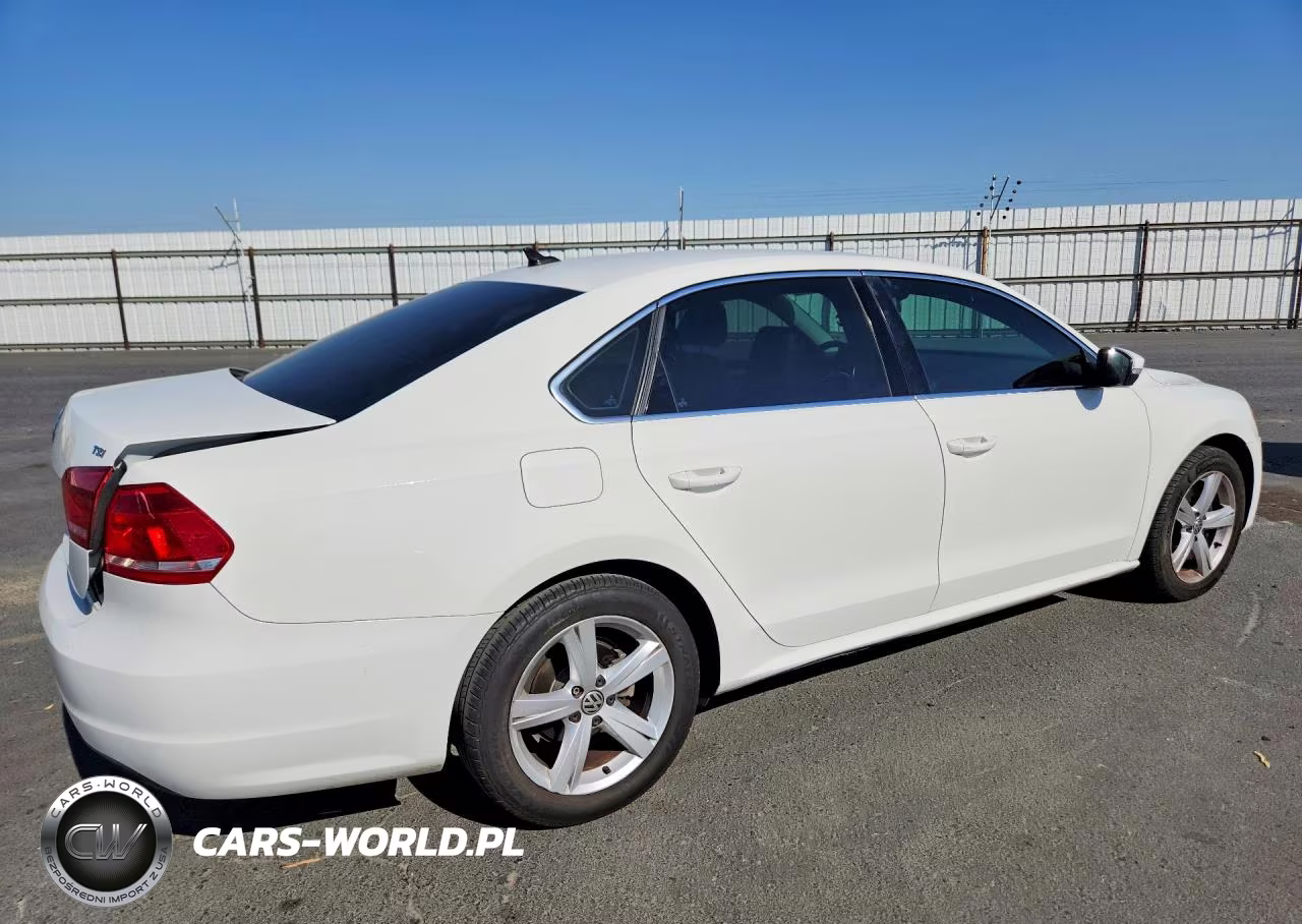 2015 Volkswagen Passat S VIN:1VWAT7A38FC100252 - 3