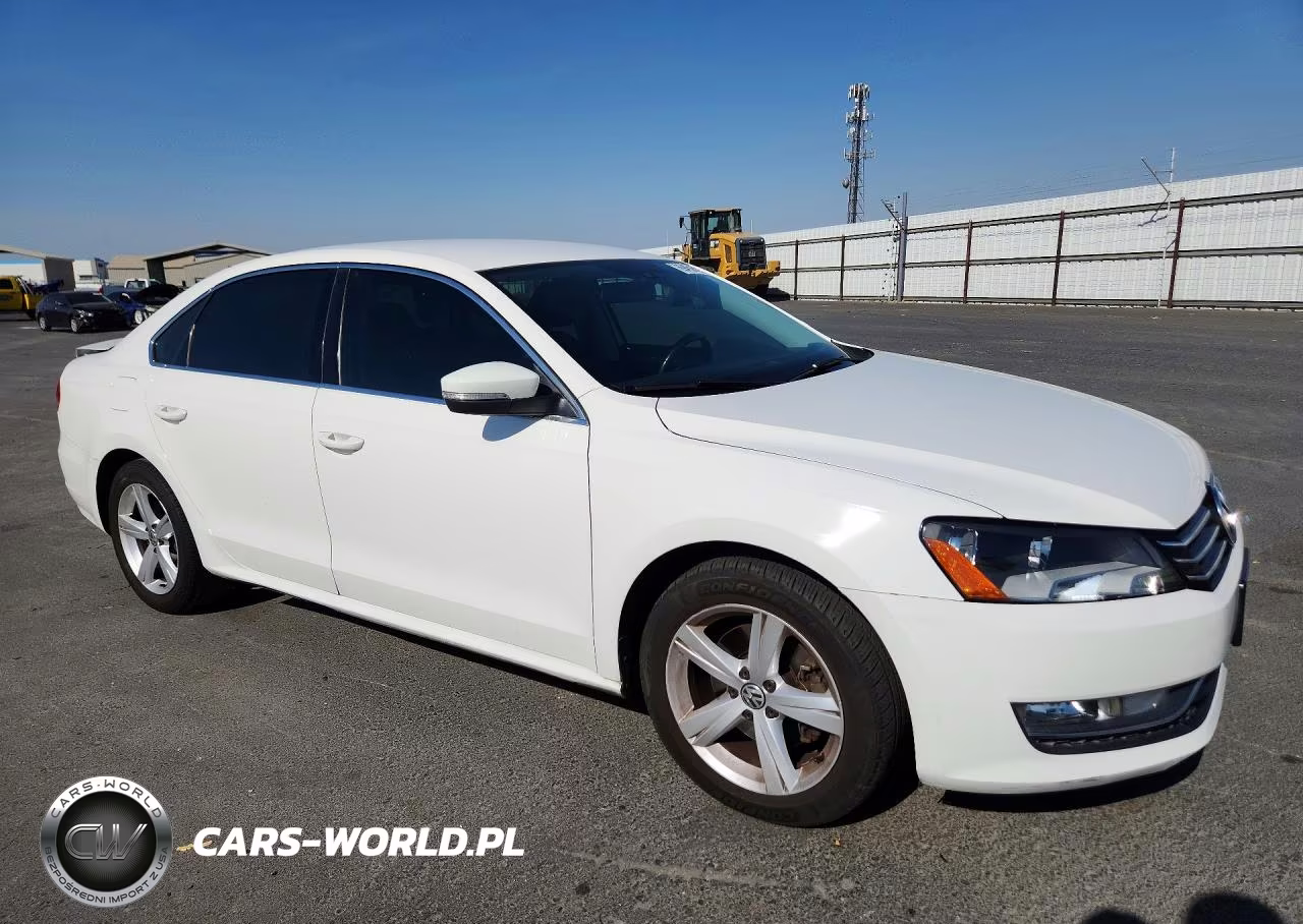 2015 Volkswagen Passat S VIN:1VWAT7A38FC100252 - 4