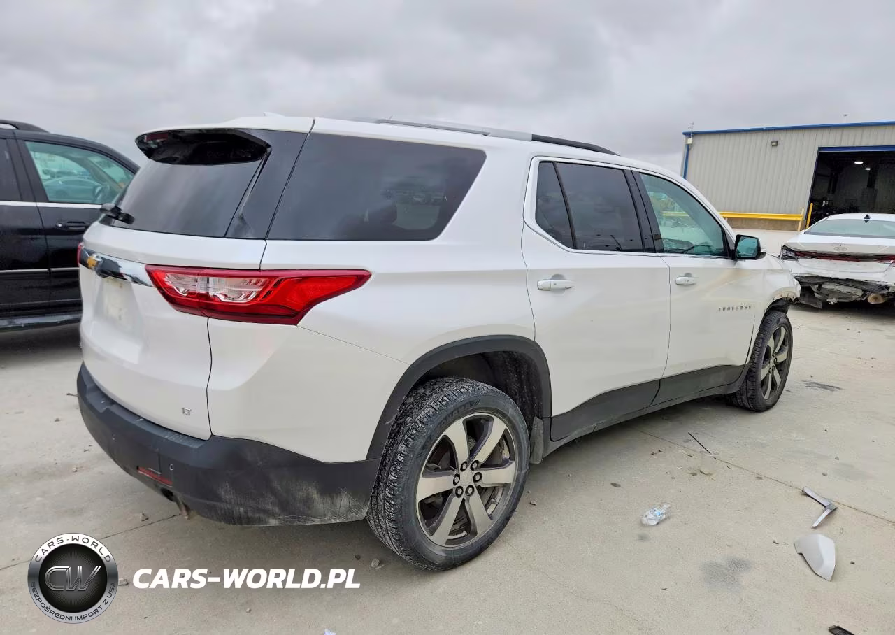 2018 Chevrolet Traverse Lt VIN:1GNERHKW2JJ173453 - 3
