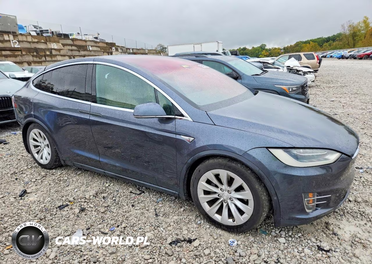 2016 Tesla Model X VIN:5YJXCBE29GF011912 - 4