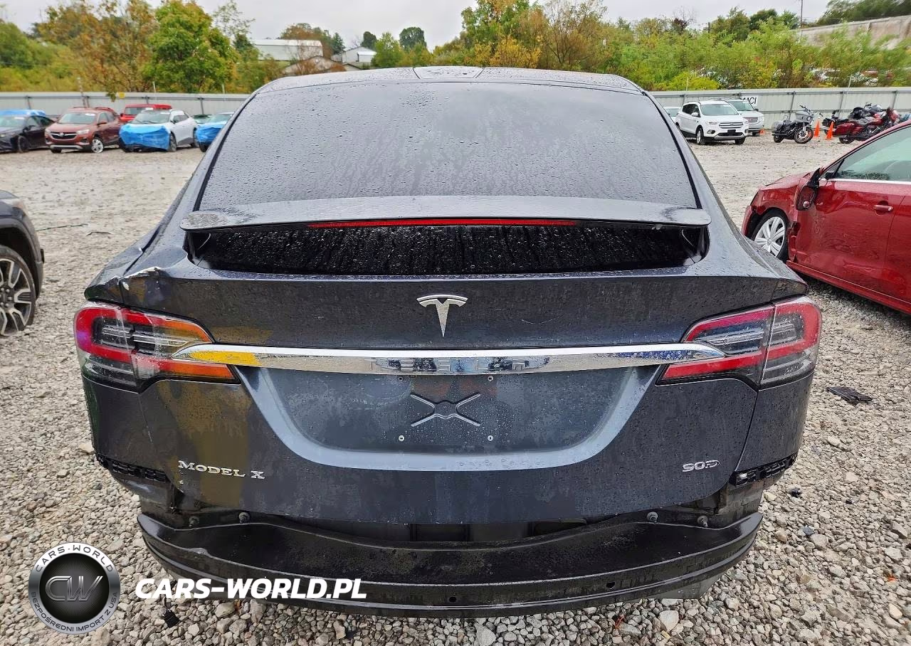 2016 Tesla Model X VIN:5YJXCBE29GF011912 - 6