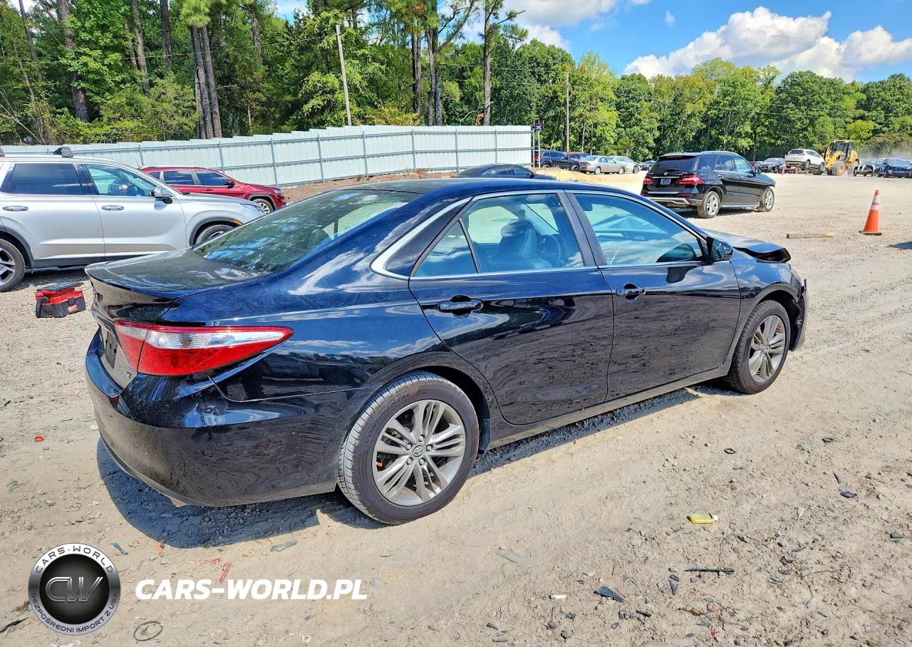 2017 Toyota Camry Se VIN:4T1BF1FK9HU305065 - 3