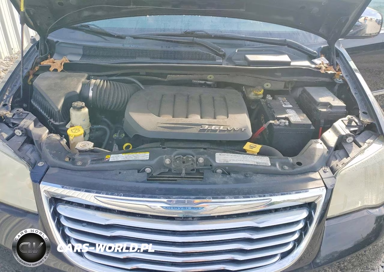 2011 Chrysler Town & Country Touring L VIN:2A4RR8DG2BR682238 - 12