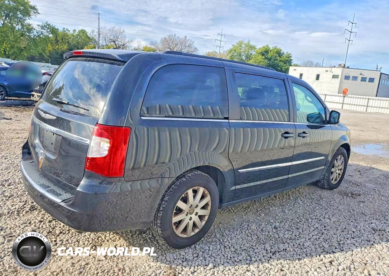 2011 Chrysler Town & Country Touring L VIN:2A4RR8DG2BR682238 - 3