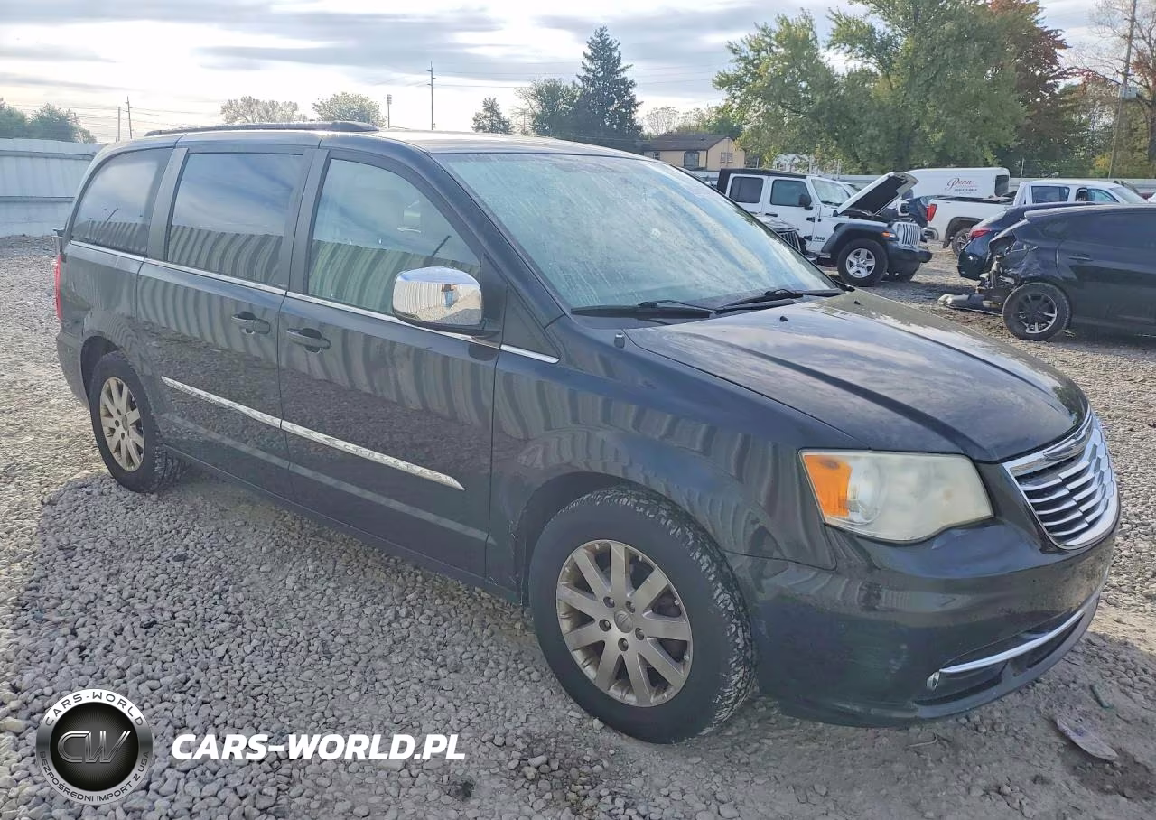 2011 Chrysler Town & Country Touring L VIN:2A4RR8DG2BR682238 - 4