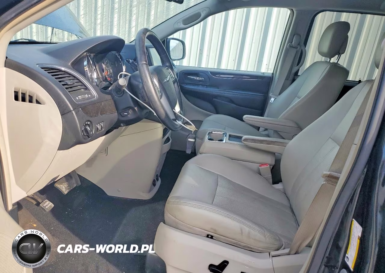 2011 Chrysler Town & Country Touring L VIN:2A4RR8DG2BR682238 - 7