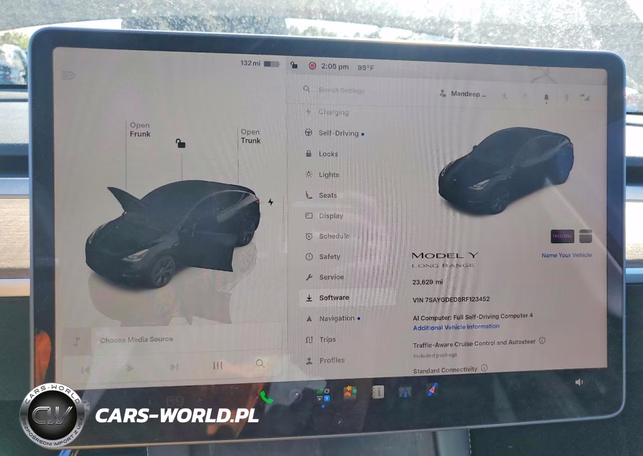 2024 Tesla Model Y VIN:7SAYGDED8RF123452 - 9