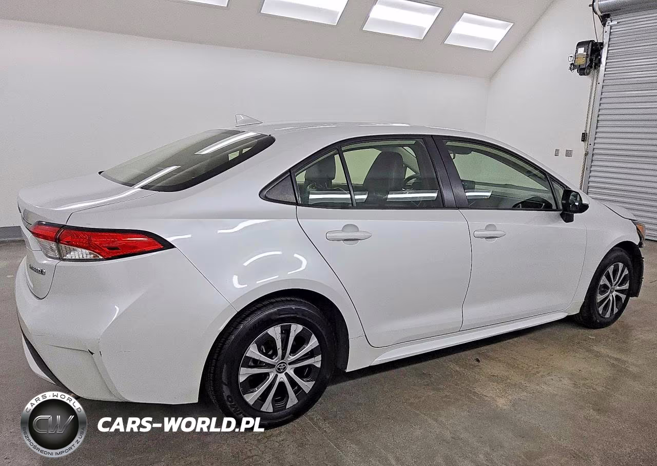 2022 Toyota Corolla Le VIN:JTDEAMDE8N3010636 - 3