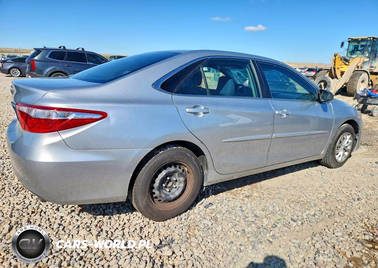 2015 Toyota Camry Le VIN:4T4BF1FK1FR479411 - 3