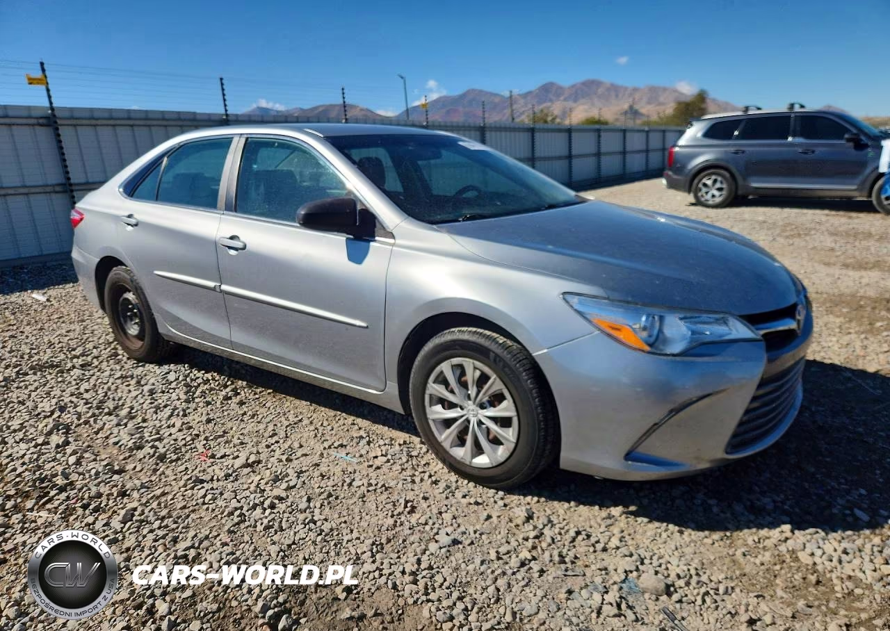 2015 Toyota Camry Le VIN:4T4BF1FK1FR479411 - 4