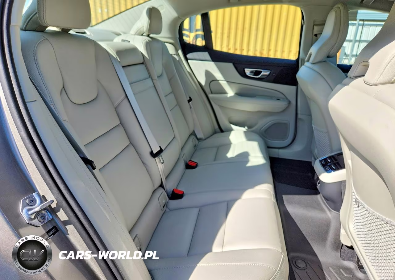 2019 Volvo S60 T6 Inscription VIN:7JRA22TL3KG002837 - 10