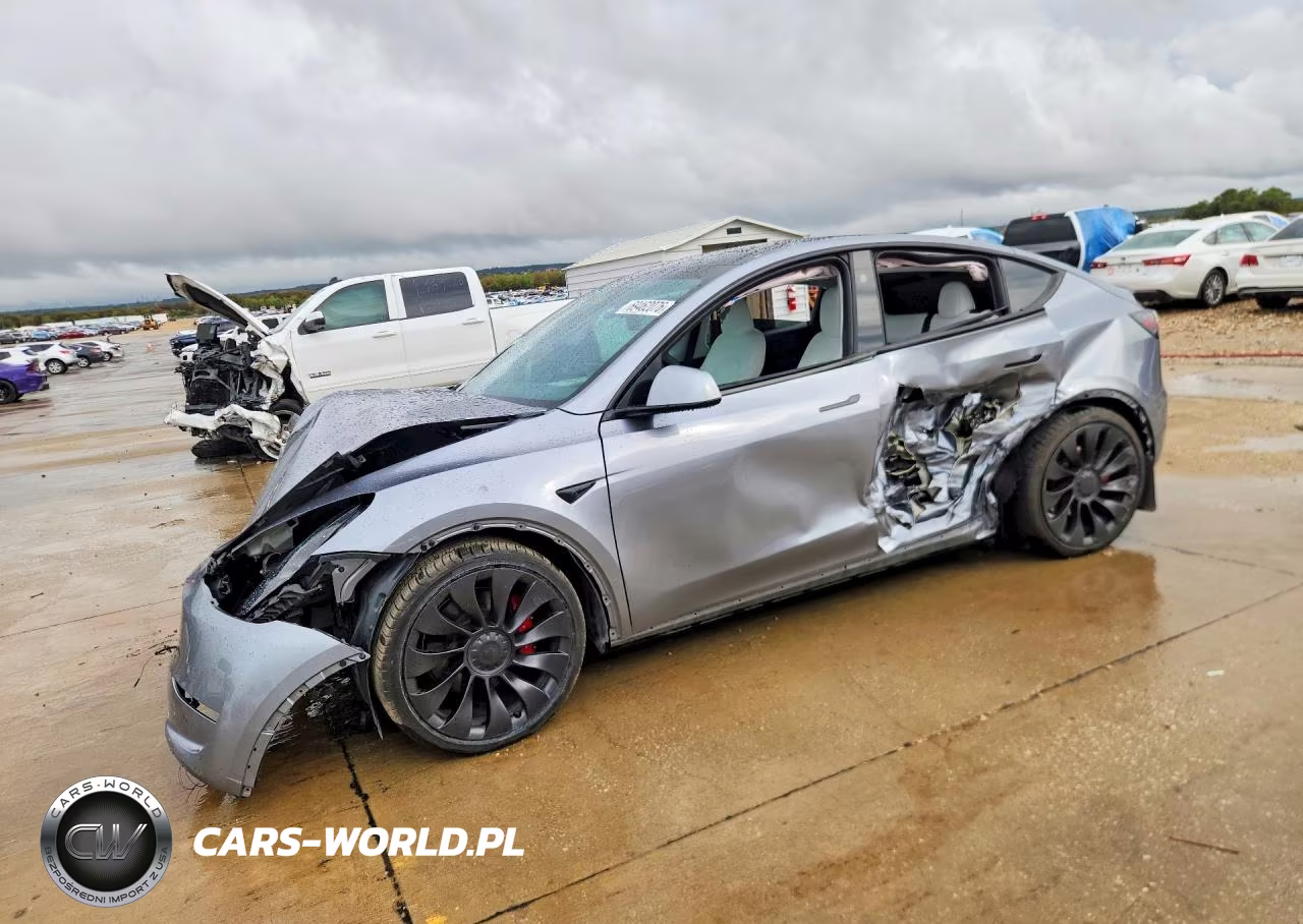2024 Tesla Model Y – zdjęcie 1 z 12