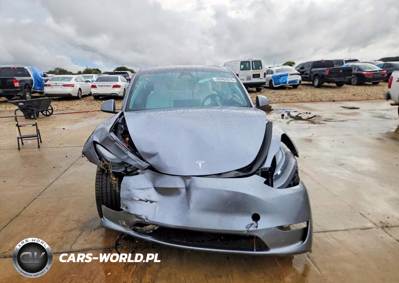 2024 Tesla Model Y VIN:7SAYGDEF7RA309045 - 5