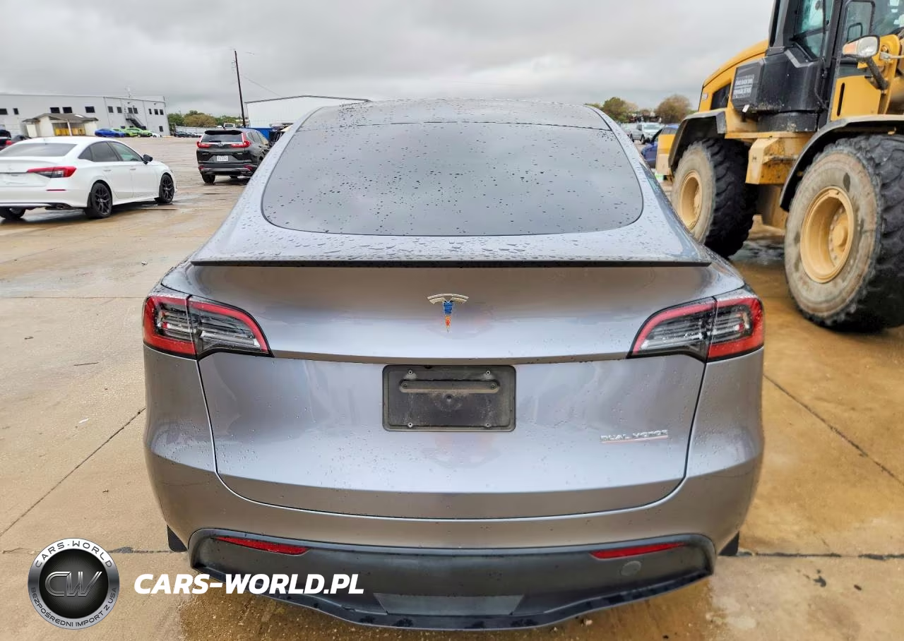 2024 Tesla Model Y VIN:7SAYGDEF7RA309045 - 6