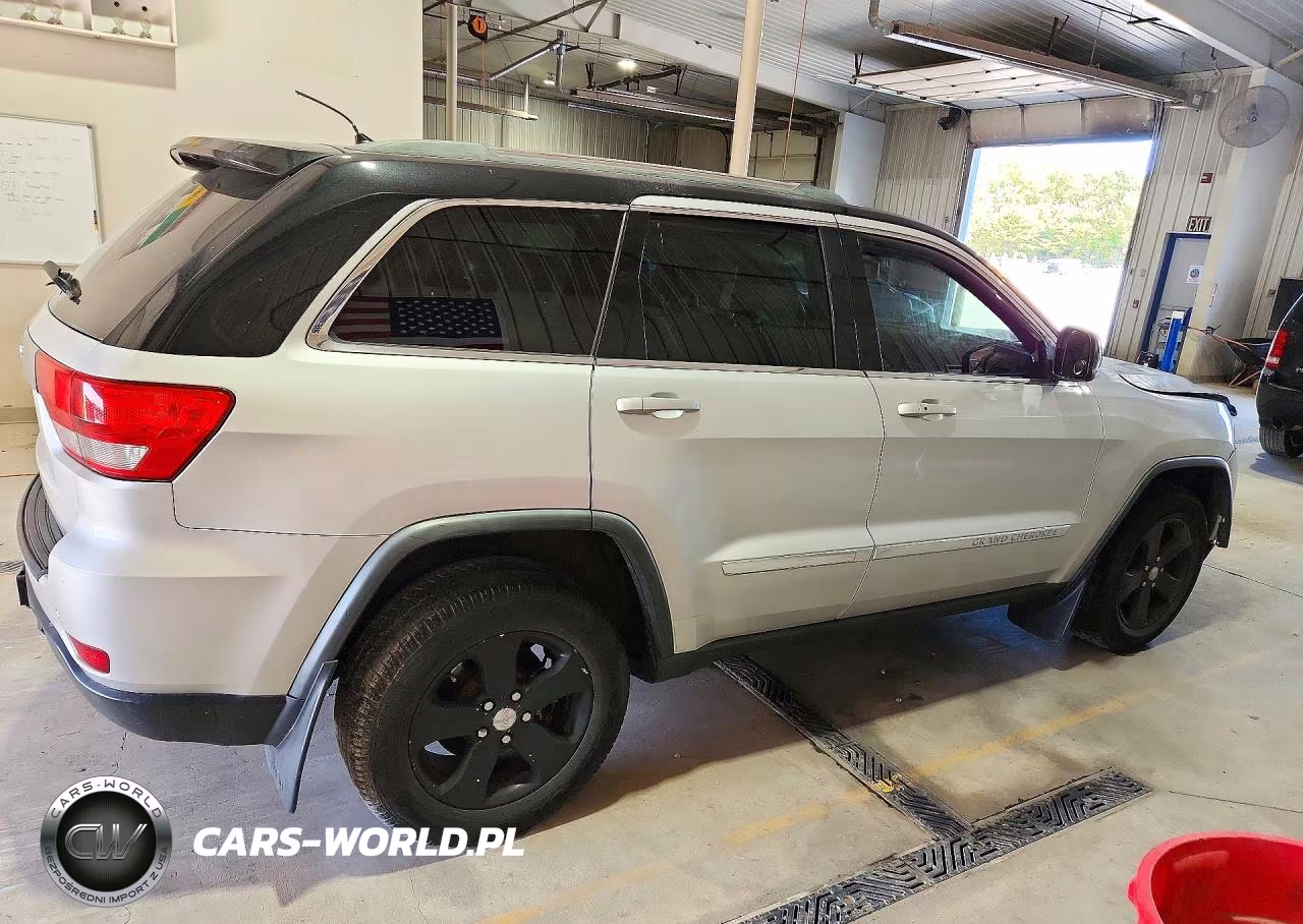 2011 Jeep Grand Cherokee Laredo VIN:1J4RR4GT0BC622288 - 3