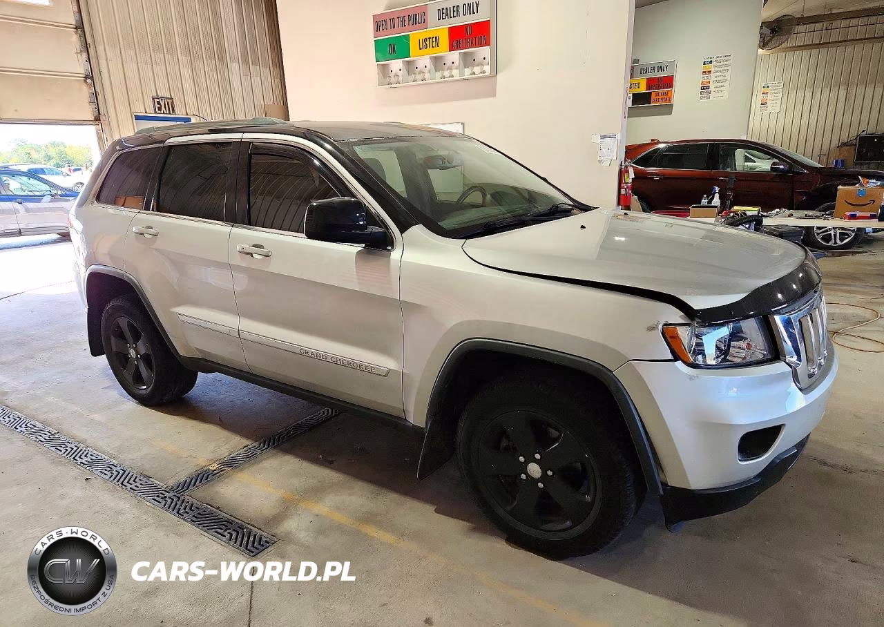 2011 Jeep Grand Cherokee Laredo VIN:1J4RR4GT0BC622288 - 4