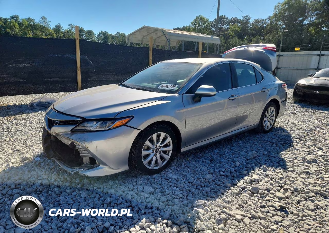 2019 Toyota Camry Le VIN:4T1B11HK2KU713023 - 1