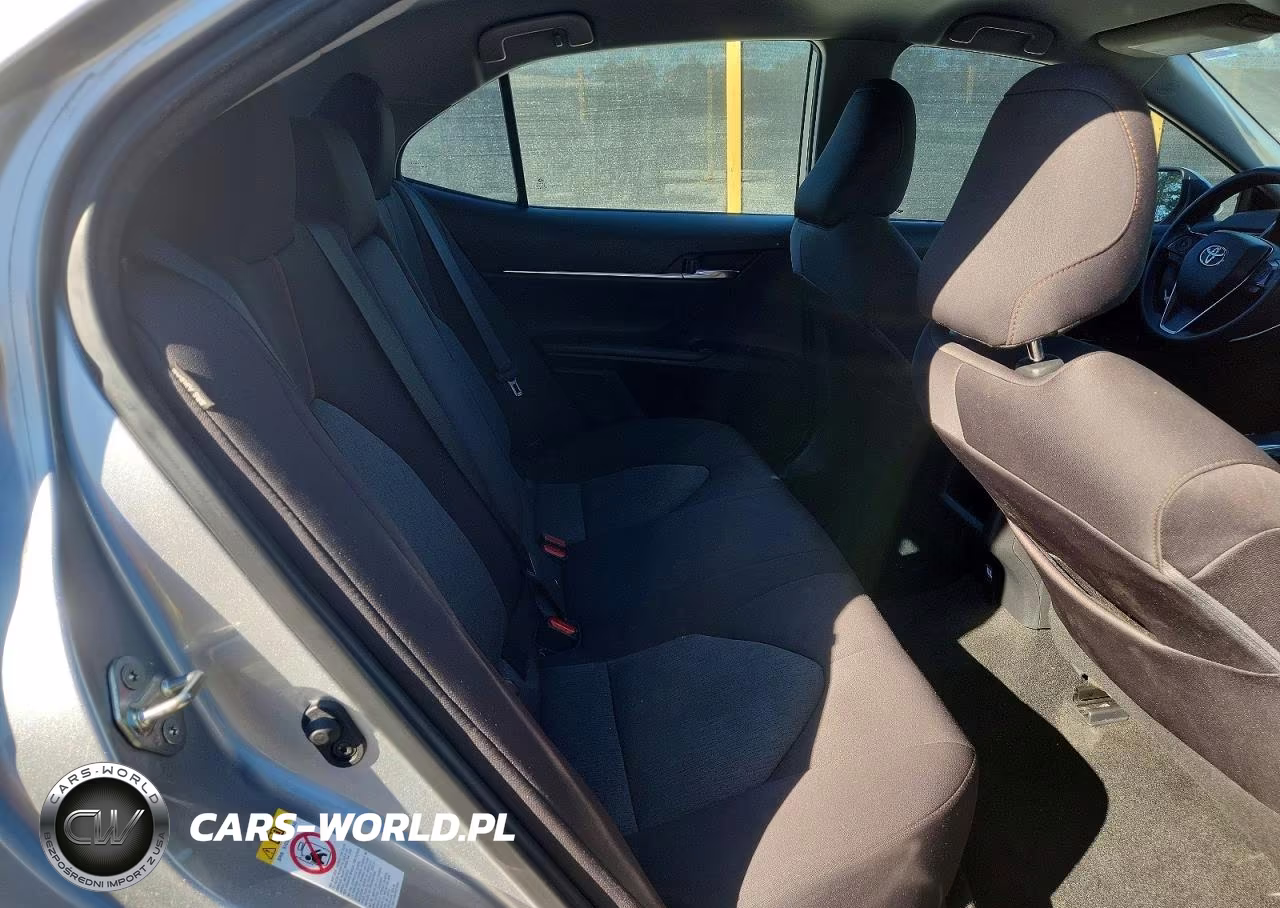 2019 Toyota Camry Le VIN:4T1B11HK2KU713023 - 10