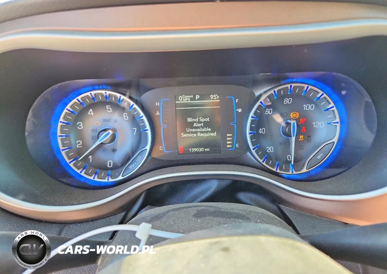 2017 Chrysler Pacifica Touring L VIN:2C4RC1BG3HR733739 - 9