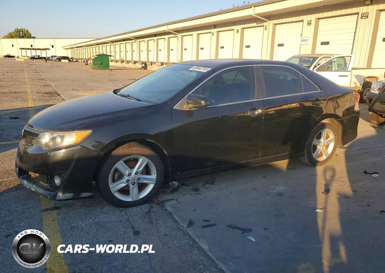 2013 Toyota Camry – zdjęcie 1 z 12