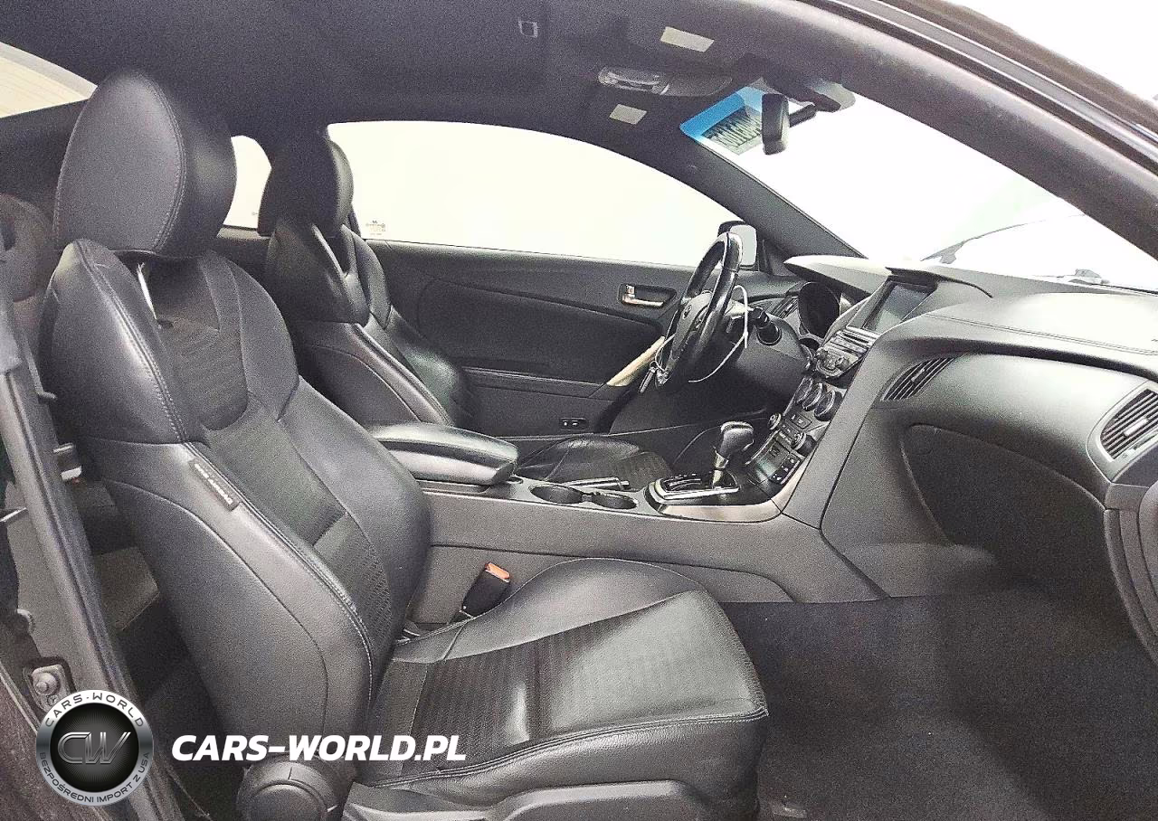 2013 Hyundai Genesis Coupe 3.8 Track VIN:KMHHU6KJ0DU107673 - 10