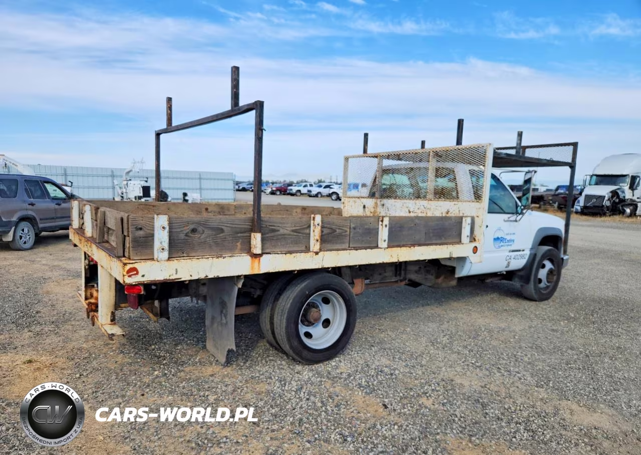 2001 Chevrolet Silverado VIN:3GBKC34GX1M101798 - 3