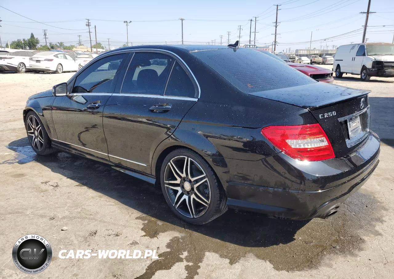 2013 Mercedes-Benz C 250 VIN:WDDGF4HB2DF946992 - 2