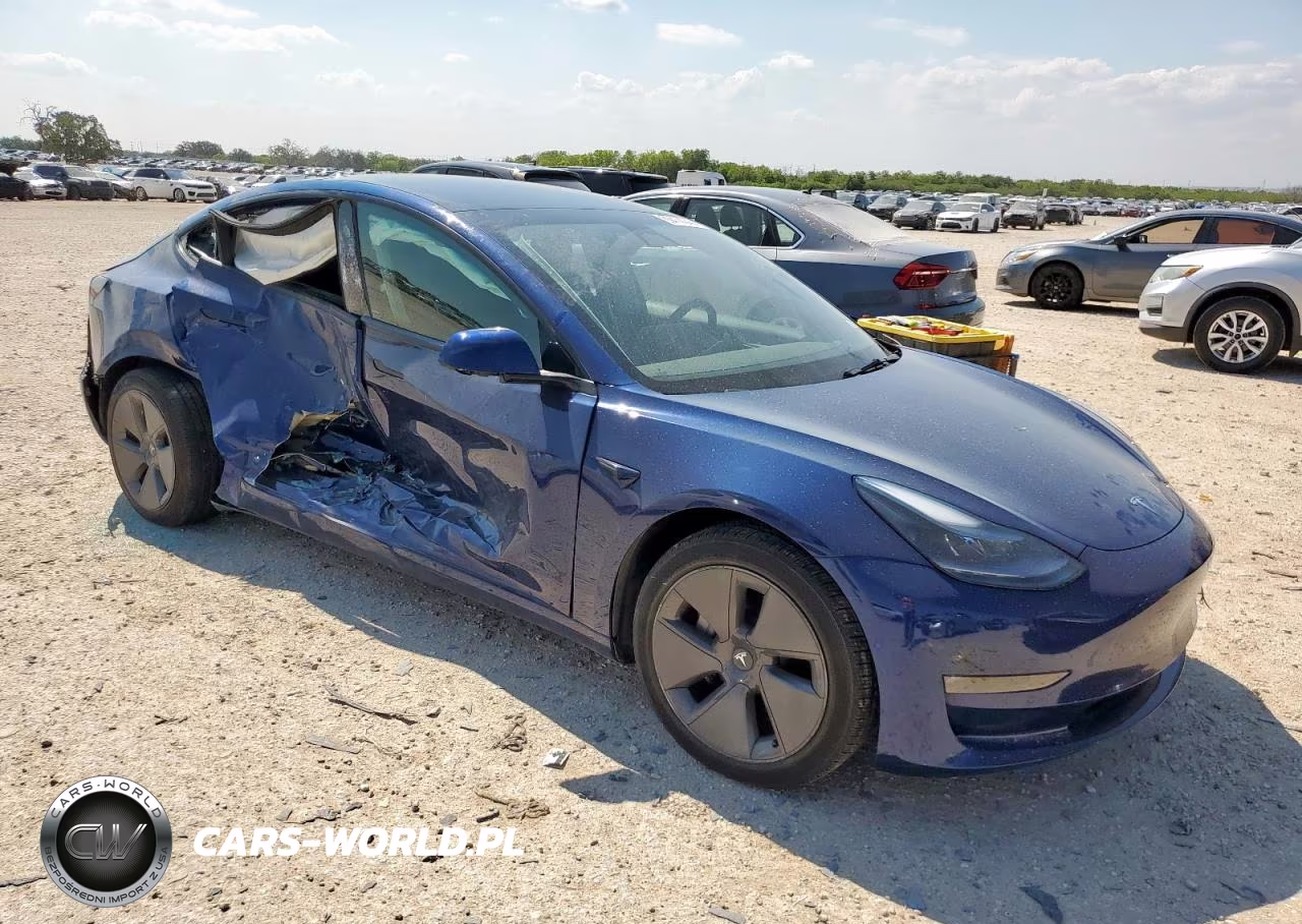 2022 Tesla Model 3 VIN:5YJ3E1EB5NF263690 - 4