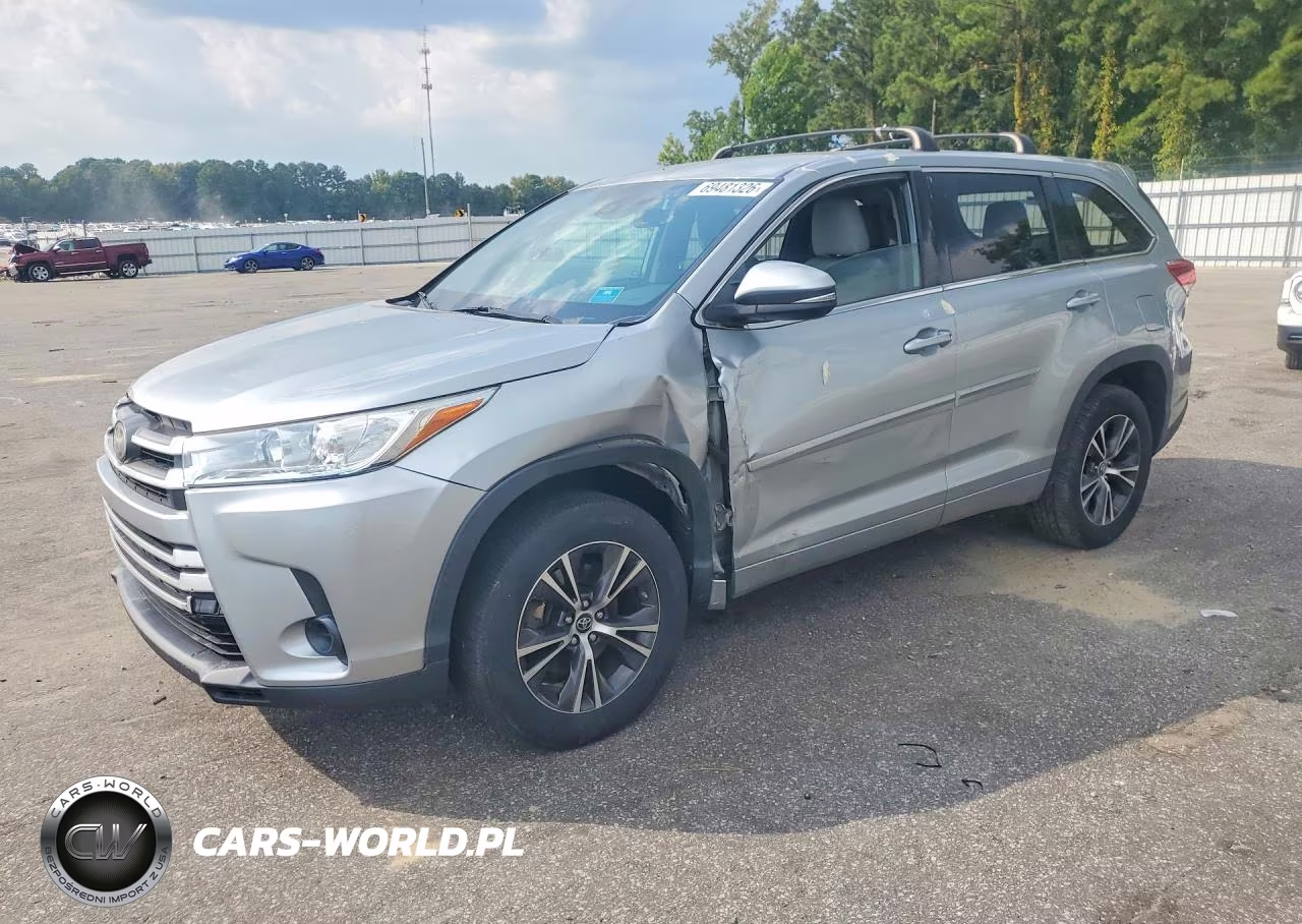 2018 Toyota Highlander Le VIN:5TDZZRFH2JS288326 - 1