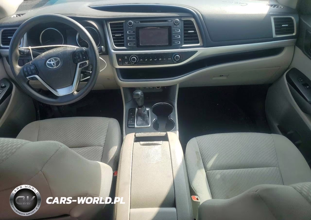 2018 Toyota Highlander Le VIN:5TDZZRFH2JS288326 - 8