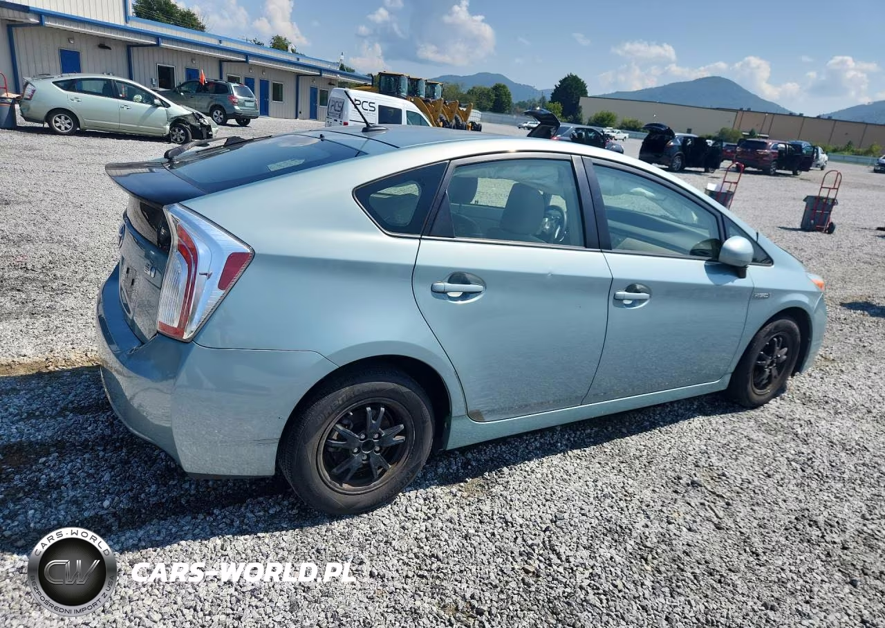 2015 Toyota Prius Three VIN:JTDKN3DU7F2004293 - 3
