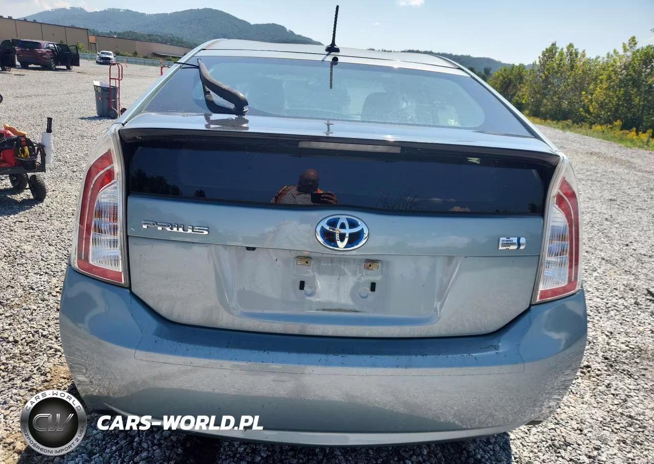 2015 Toyota Prius Three VIN:JTDKN3DU7F2004293 - 6