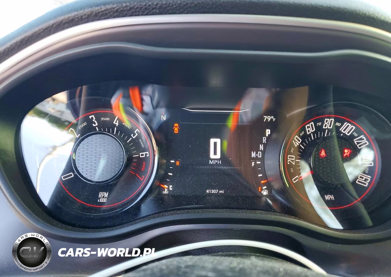 2020 Dodge Challenger Sxt VIN:2C3CDZAG1LH239790 - 9