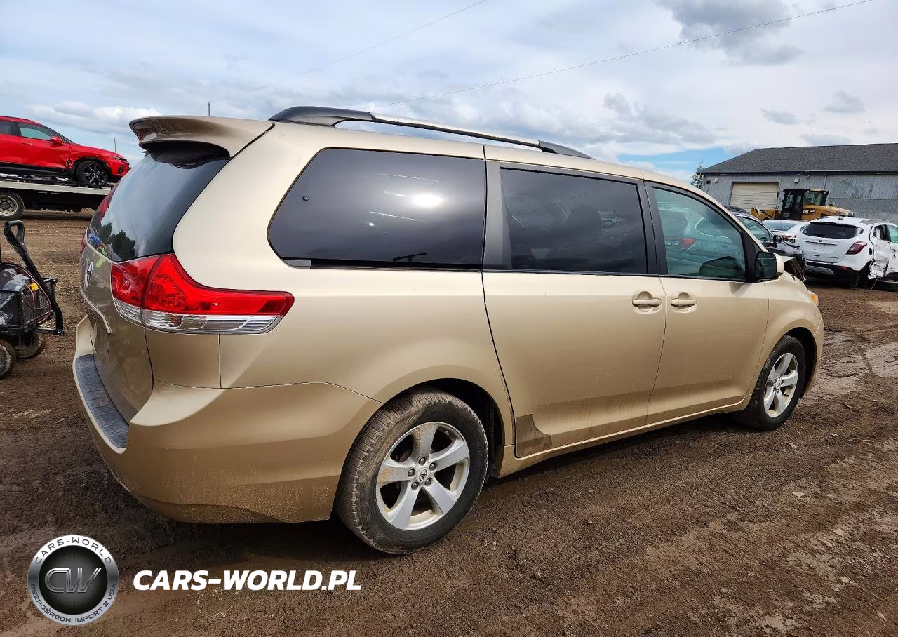 2011 Toyota Sienna Le VIN:5TDKK3DC9BS167708 - 3