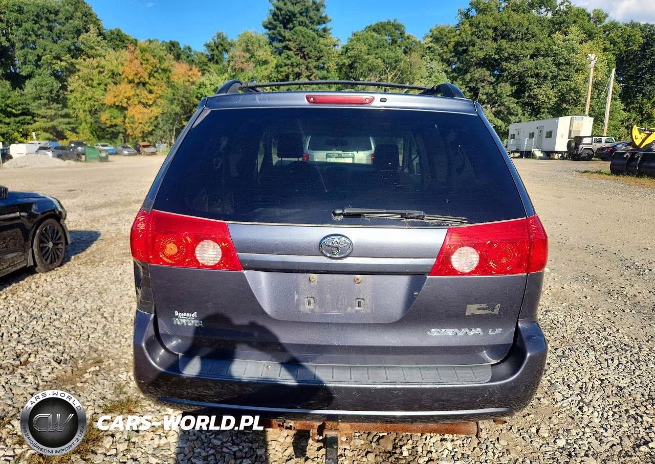 2010 Toyota Sienna Le 7-Passenger VIN:5TDKK4CC8AS300660 - 6